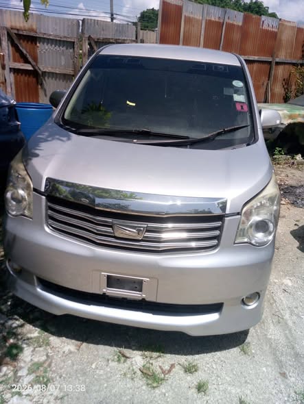 used toyota noah