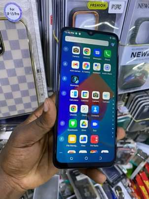 A picture of Tecno spark 8c