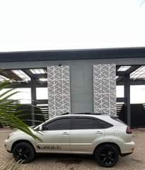 A picture of 2005 LEXUS RX330