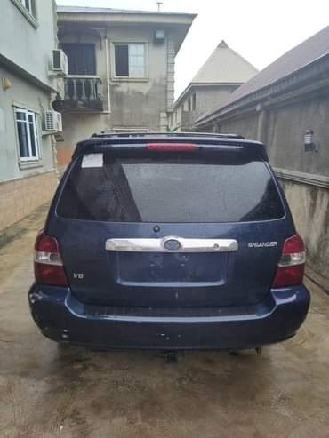 A picture of This is 2003 Toyota highlander 2 rows with everything working