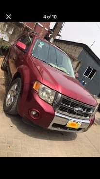 A picture of Ford escape 2008