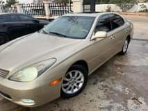 A picture of 6 Month used Lexus ES 300 2004 model First body