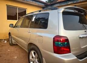 A picture of TAKAS MOTORS 07060931241 2006 Toyota Highlander Barely Driven Very clean