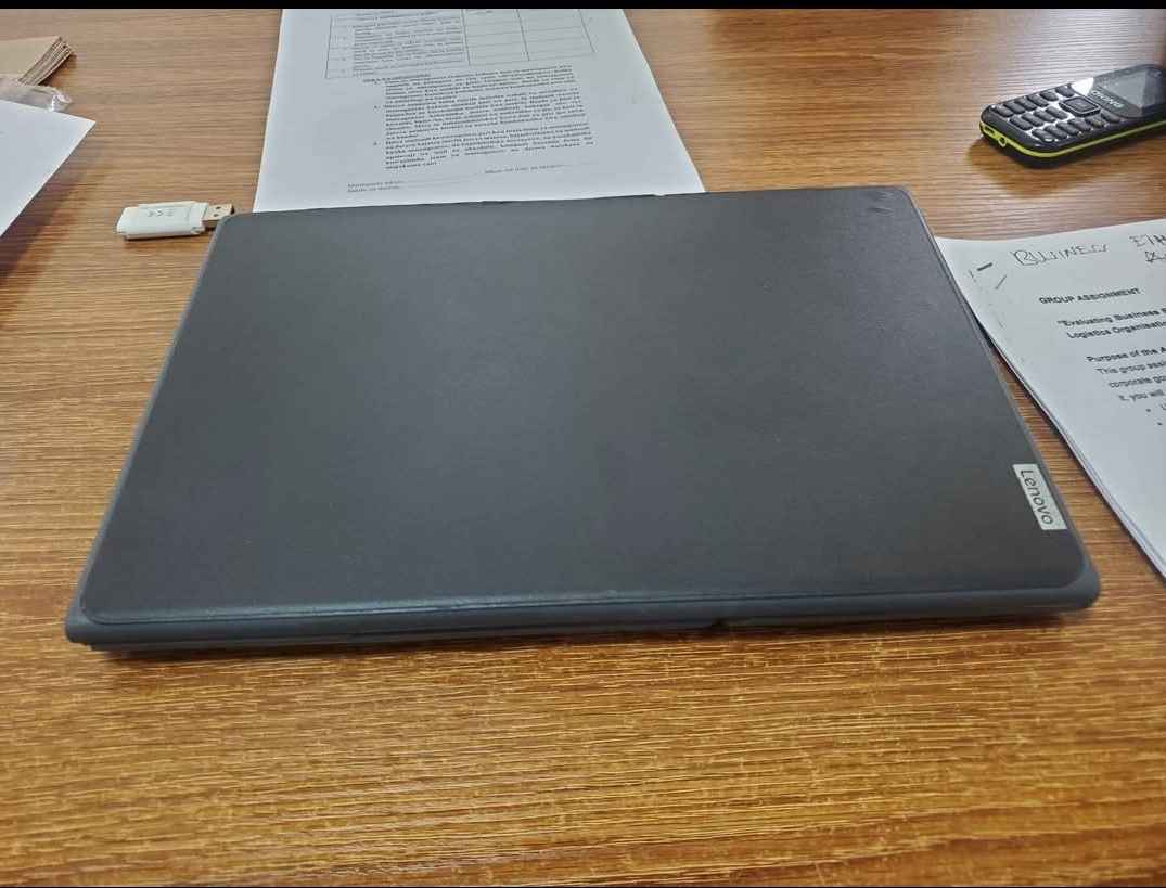 A picture of Lenovo 100e 0679724574 195k