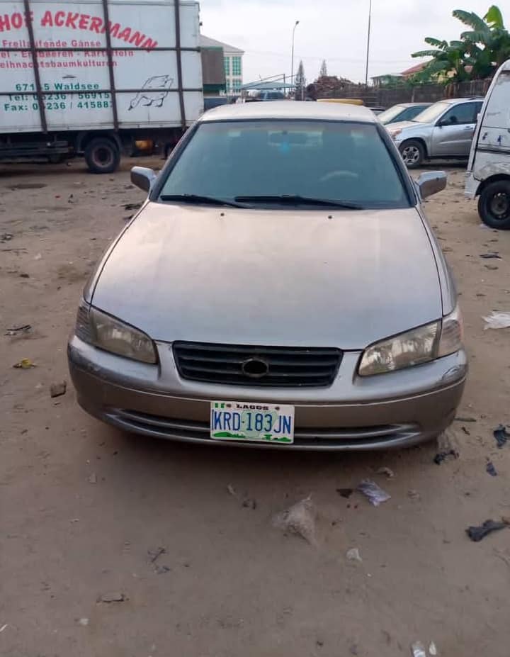 A picture of Toyota Camry drop light