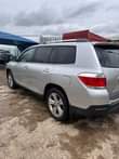 A picture of 2013 toyota highlander limited