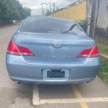 A picture of Toyota Avalon 2007
