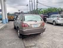 A picture of 2000 model Lexus RX300 Everything is working well Engine Gear