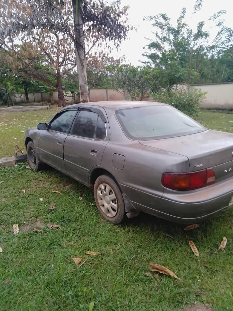 A picture of 2000 Toyota Camry Orobo 09161705987