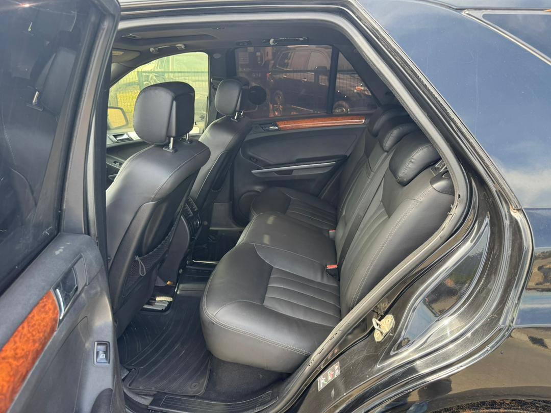 A picture of Mercedes benz ML350 2010 model going for 6m. Buy and