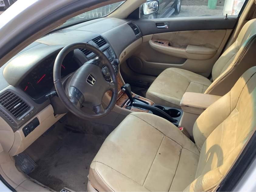 A picture of Honda Accord 2006 v6