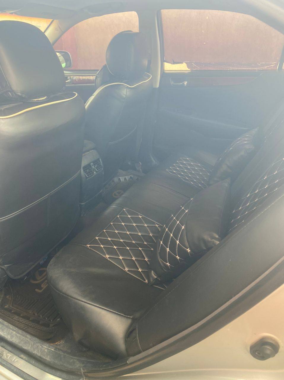 A picture of LEXUS ES300