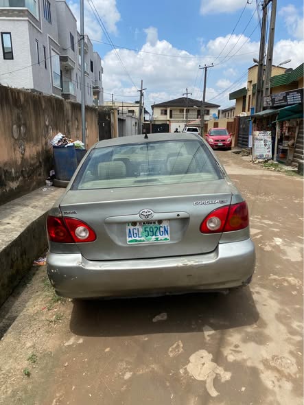 A picture of Toyota Corolla 2004