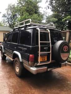 A picture of TOYOTA PRADO