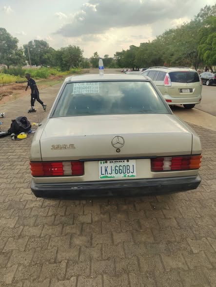 A picture of Mercedes Benz 190E