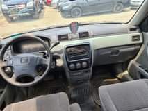 A picture of Honda CR V 1999 accident free first body clean interior