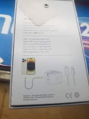 A picture of 25 Watts iPhone 14 charger serious buyers whatsap me on