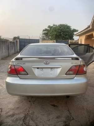 A picture of Lexus ES330
