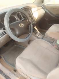 A picture of Toyota Highlander 04