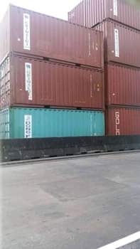 A picture of Units of 40ft Container for 09061358848 salesPrice 650k net per