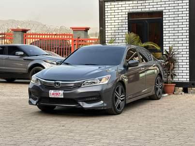 A picture of 2017 HONDA ACCORD