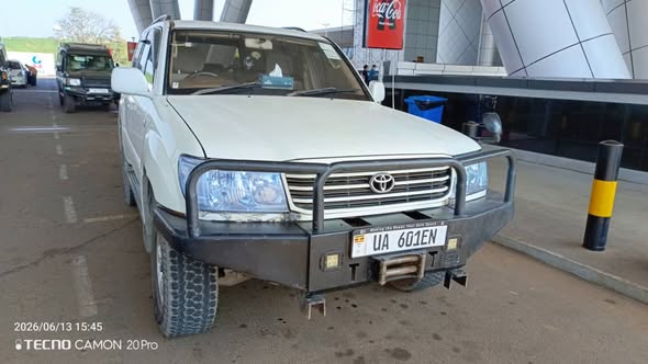A picture of Toyota land cruiser 100 series 1HD FTE diesel for sale