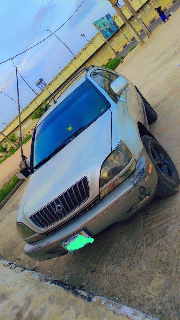 A picture of Rx300 Lexus