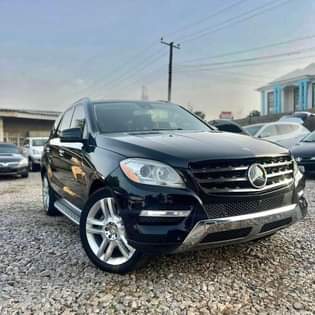 A picture of 2015 MERCEDES BENZ ML350