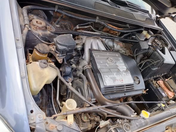 A picture of CLEAN BELGIUM STANDARD 2004 TOYOTA HIGHLANDER PRICE 5M LOCATION Abacha