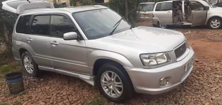 A picture of Subaru forestor 16m
