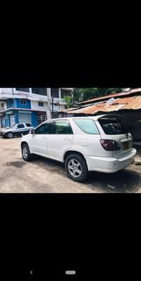 A picture of TOYOTA HARRIER OLD