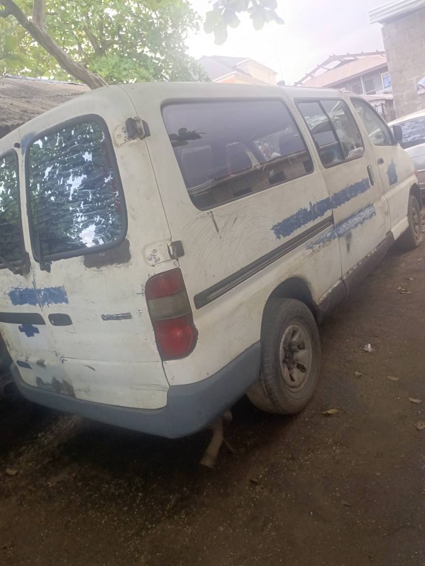 A picture of Good news motors Toyota Hiace bus working perfect okay 4.1m