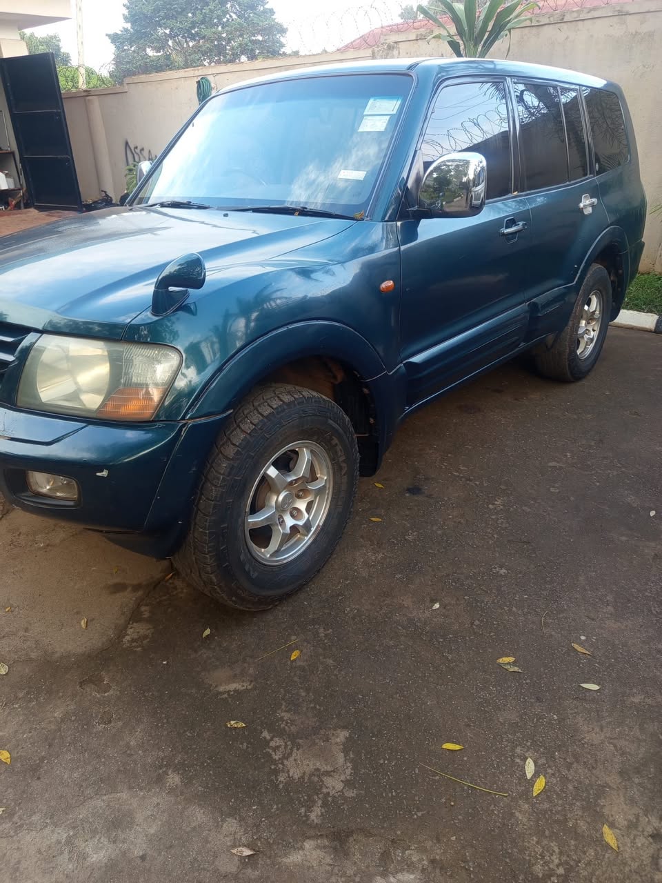 A picture of 2001 Mitsubishi pajero 3 2 did