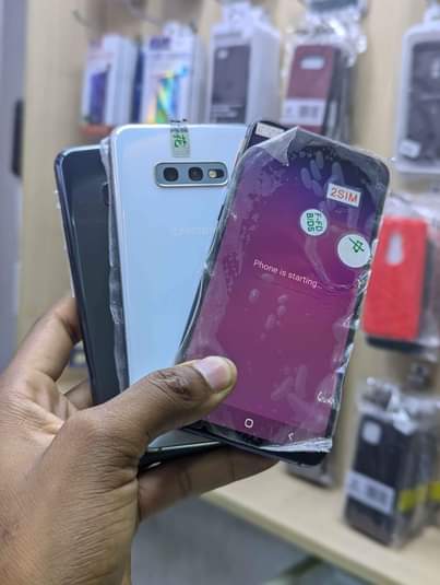 A picture of  SAMSUNG GALAXY S10E 330K TU