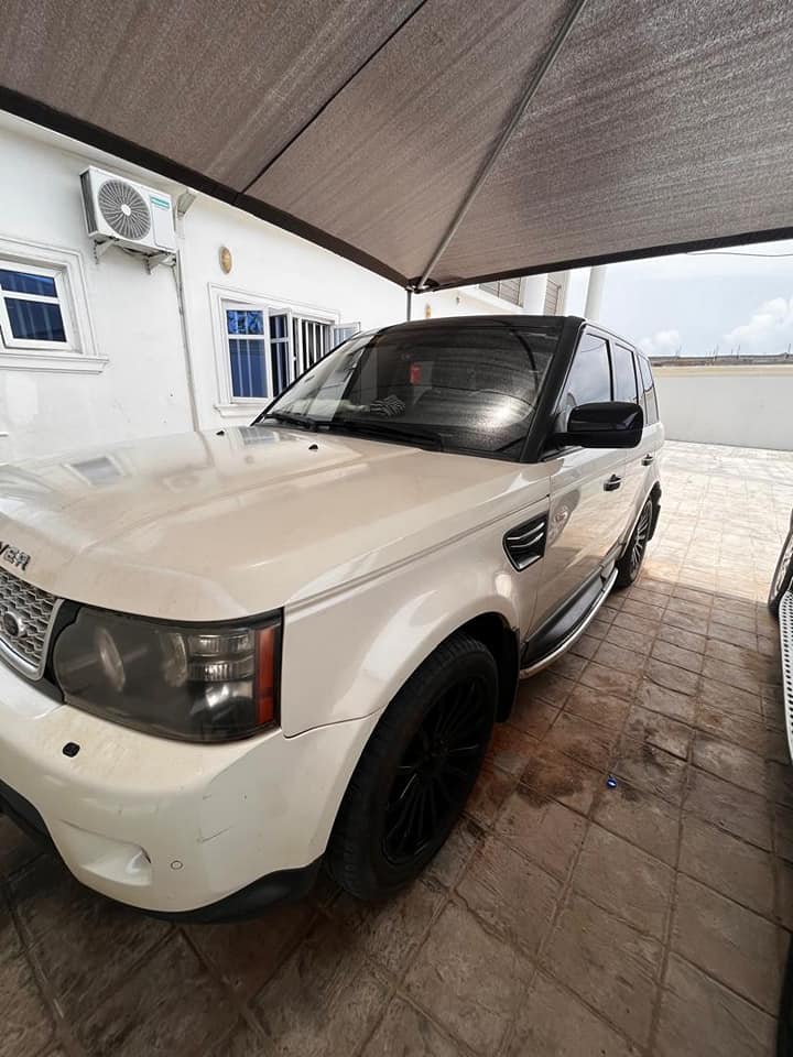 A picture of Range Rover sport 2010 Gear and Ac good Engine is