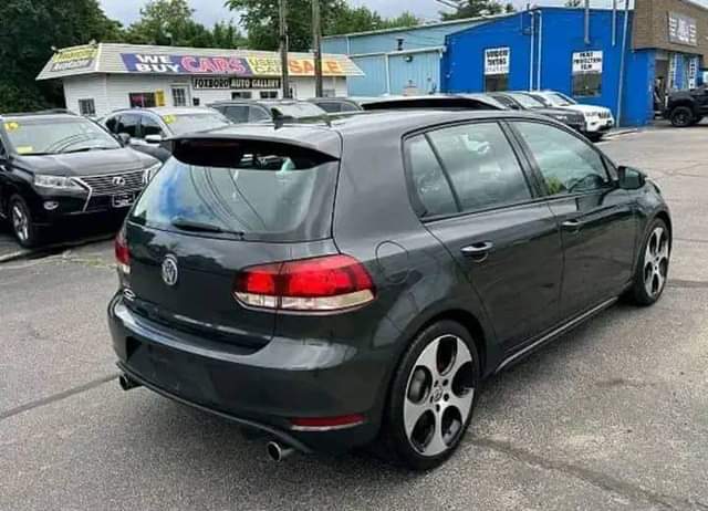 A picture of Volkswagen 2010 model
