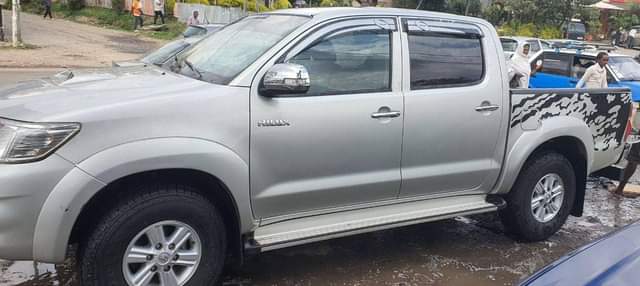 used toyota hilux