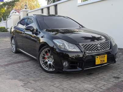 A picture of Toyota crown new model