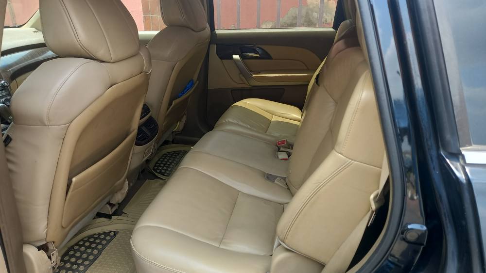 A picture of Acura MDX 2010