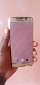 A picture of SAMSUNG GALAXY S6 edge plus. Double line 4gb ram