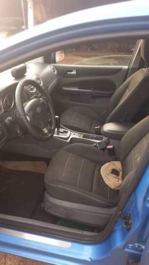 A picture of 2006 ford