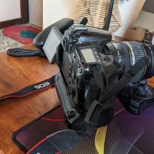 A picture of Canon 60d Full na Lens 17 85mm Nakupa Na Betri