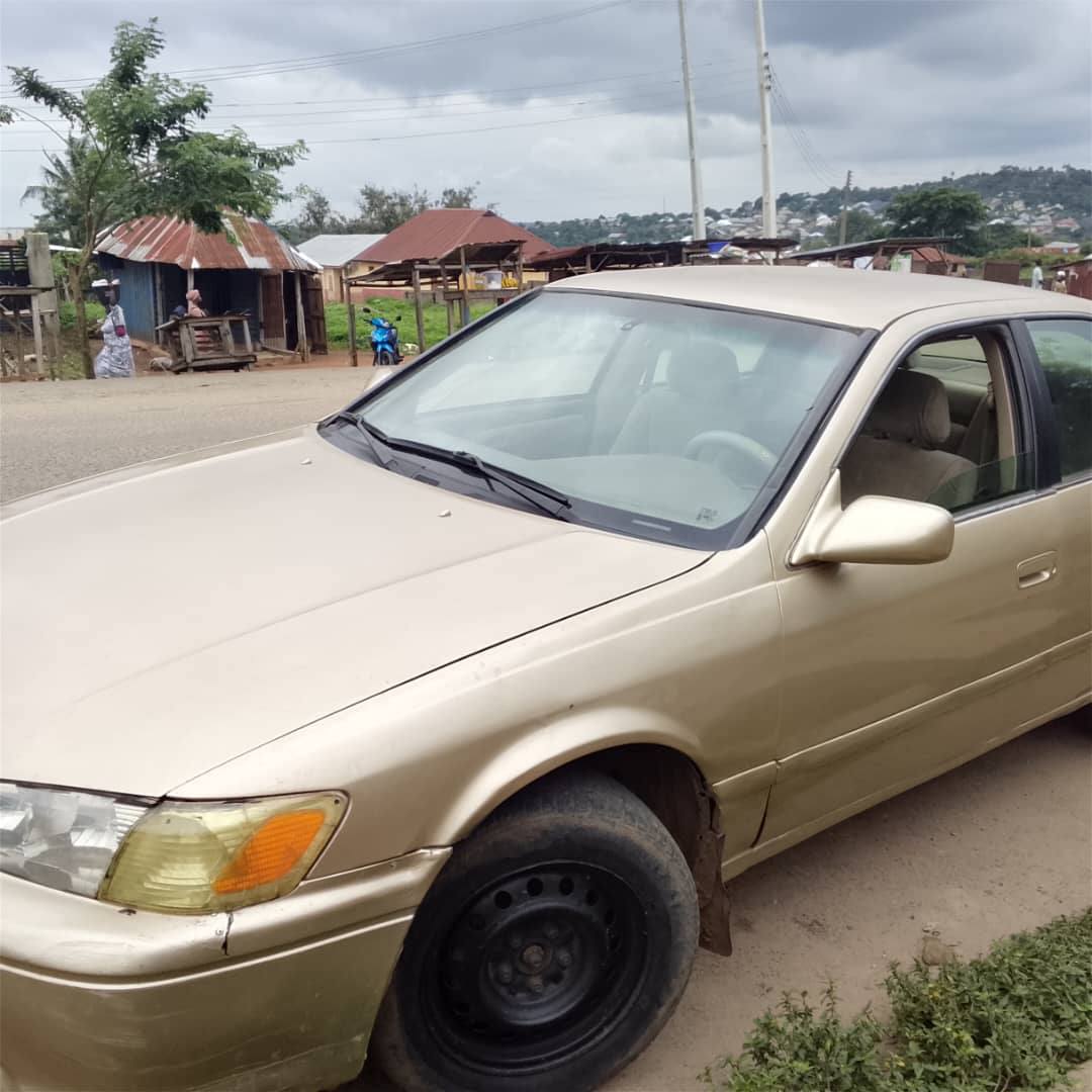 A picture of Pencil Camry manual drive