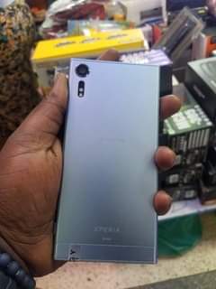 A picture of Sony Xzs 32gb 240k