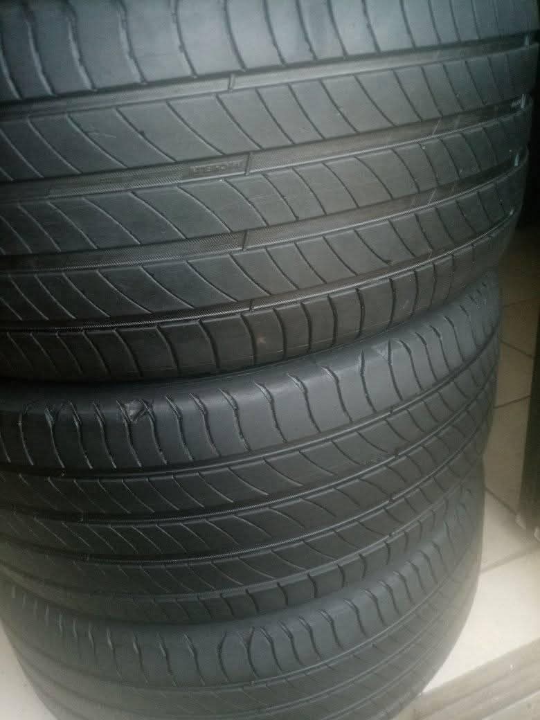 A picture of Tyres 245 40R20 Michelin 