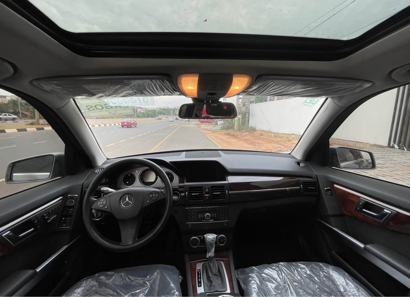 A picture of FOREIGN USED 2011 MERCEDES BENZ GLK350 15 500 000 08175232309