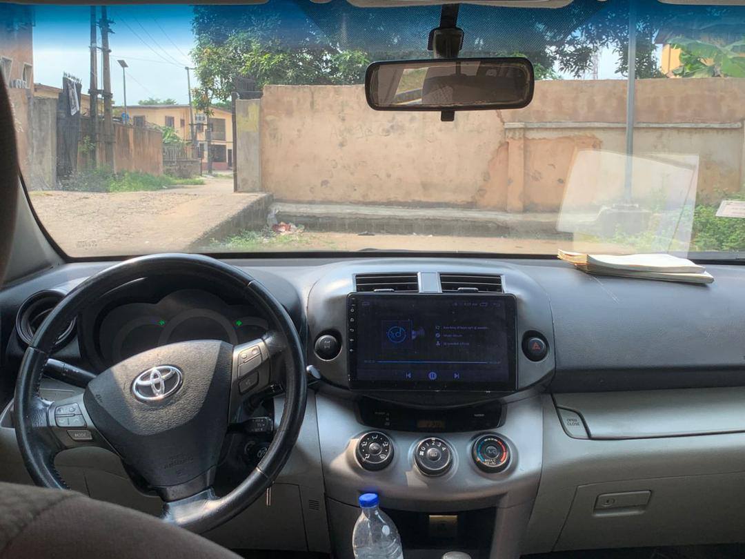 A picture of Toyota RAV4 2008