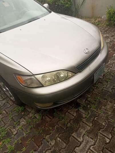 A picture of Lexus ES300 2000 model for sale
