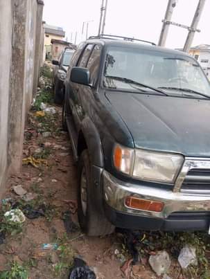 A picture of 1999 Toyota 4runner