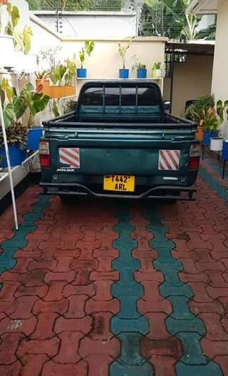 A picture of Toyota pickup iyo engine 1RZ mpyaa sana imetunzwa manual gear